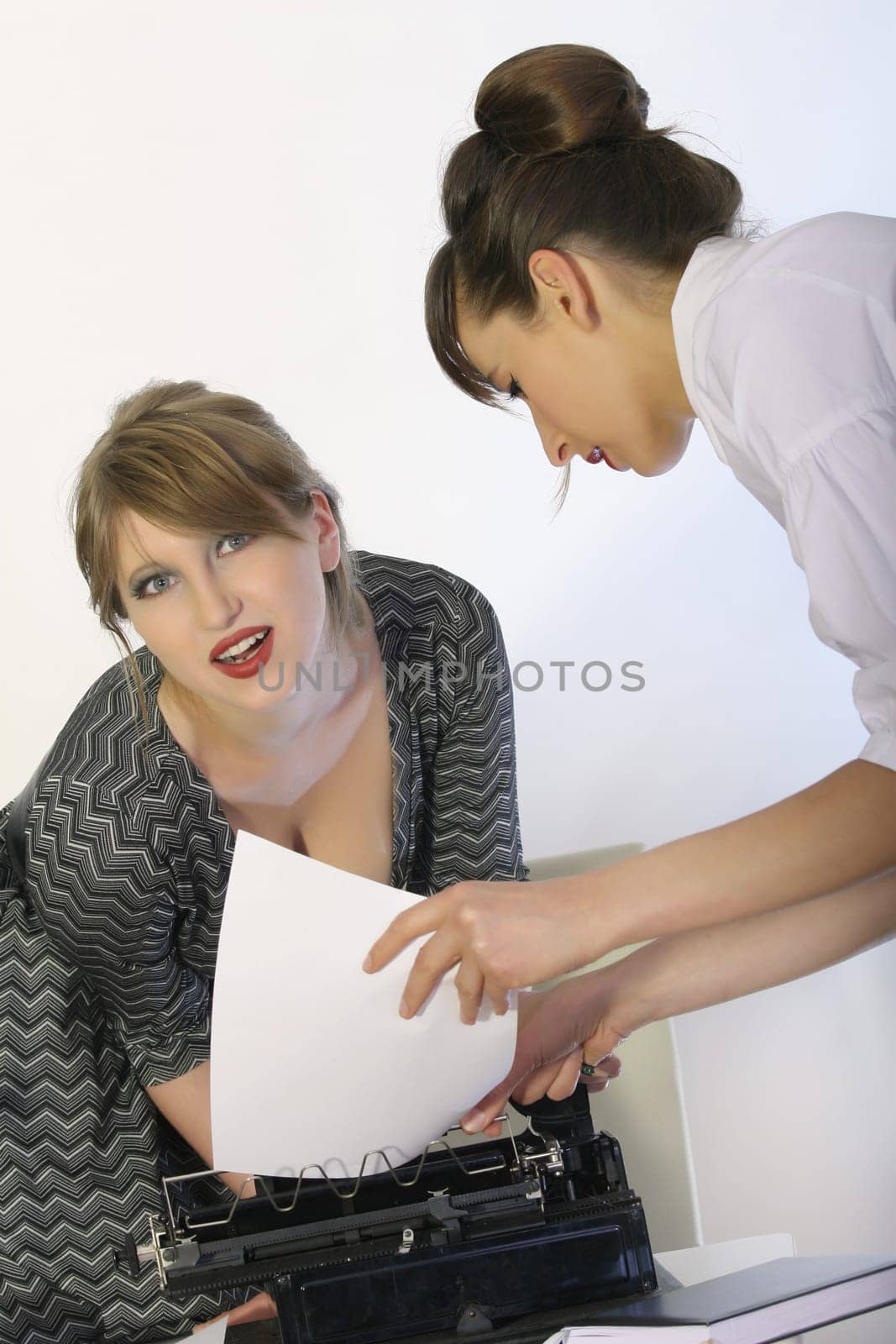 women with typewriter
