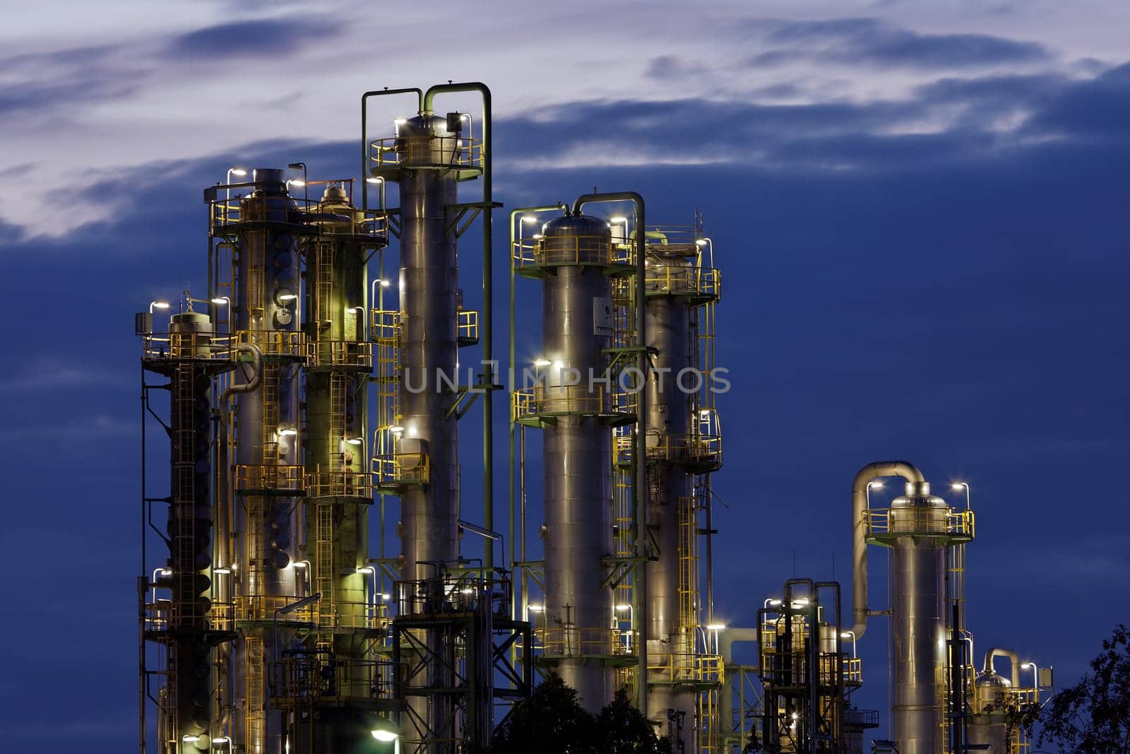 Distillation plant