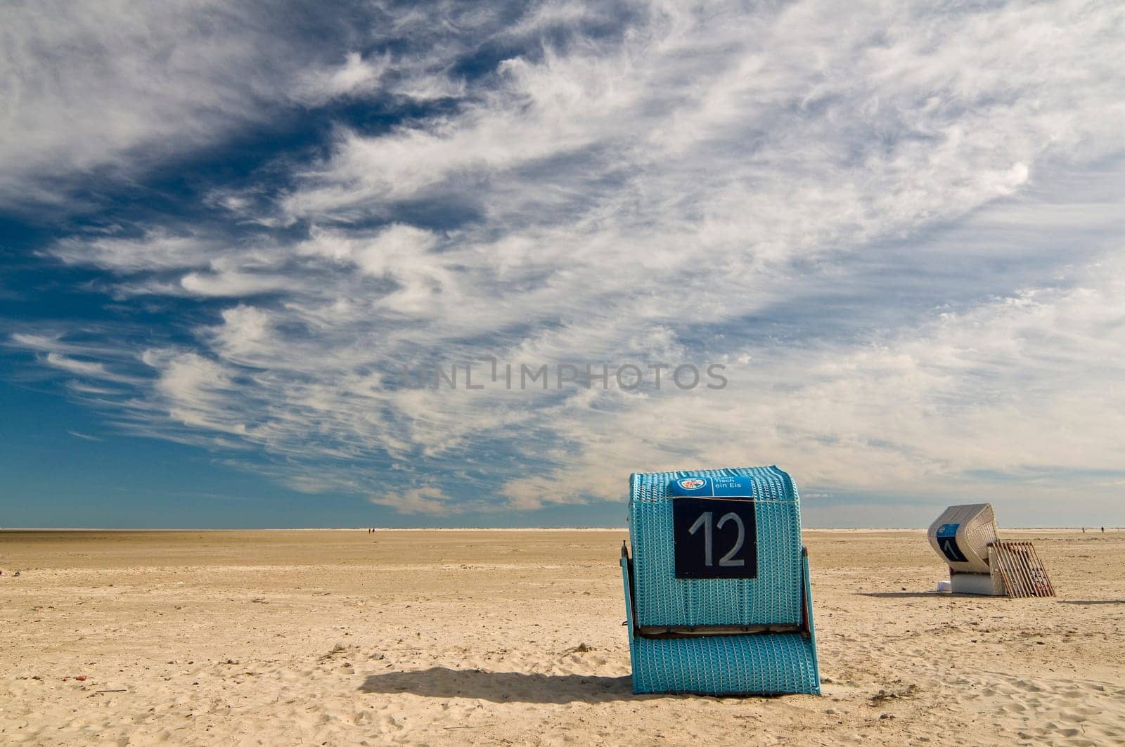 blue beach chair