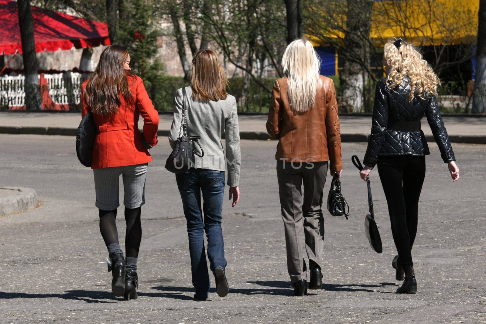 shopping women walking on the street