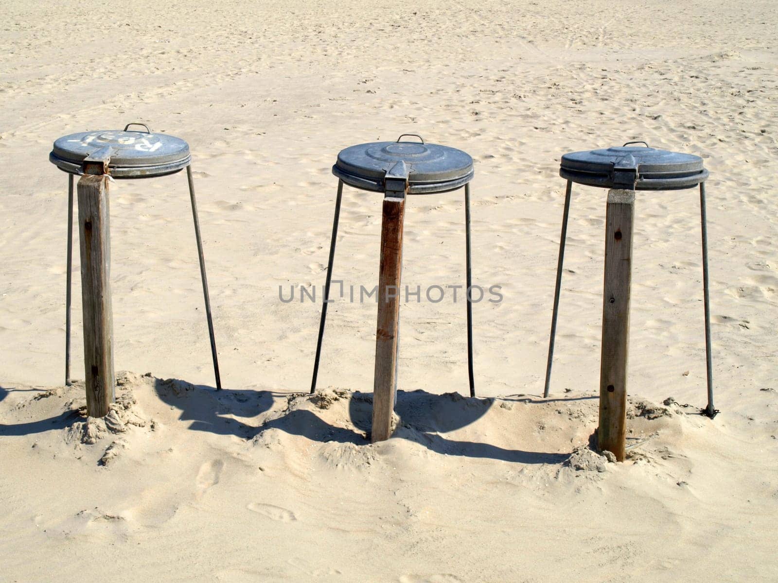 Useless garbage cans