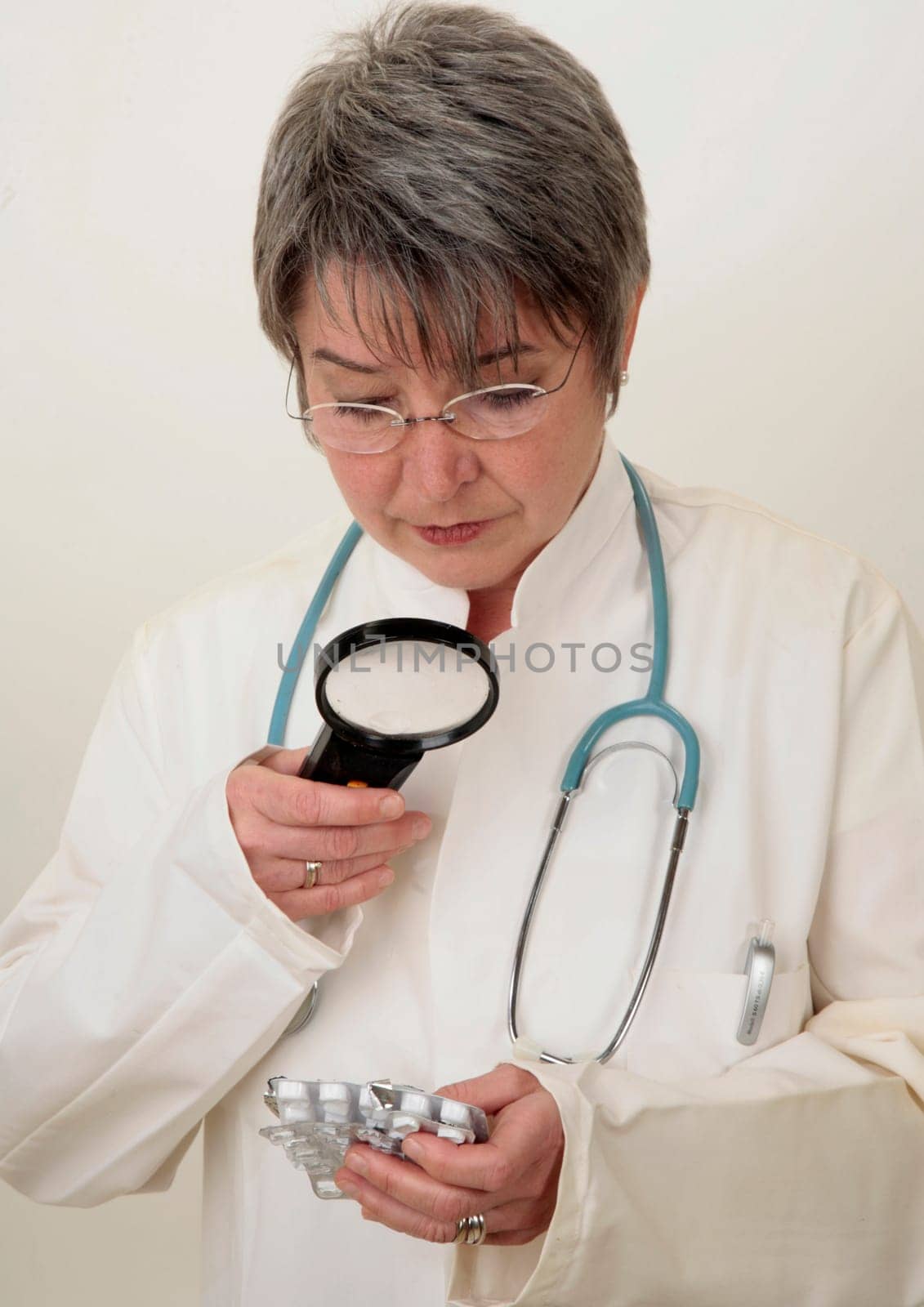 female doctor or woman doctor