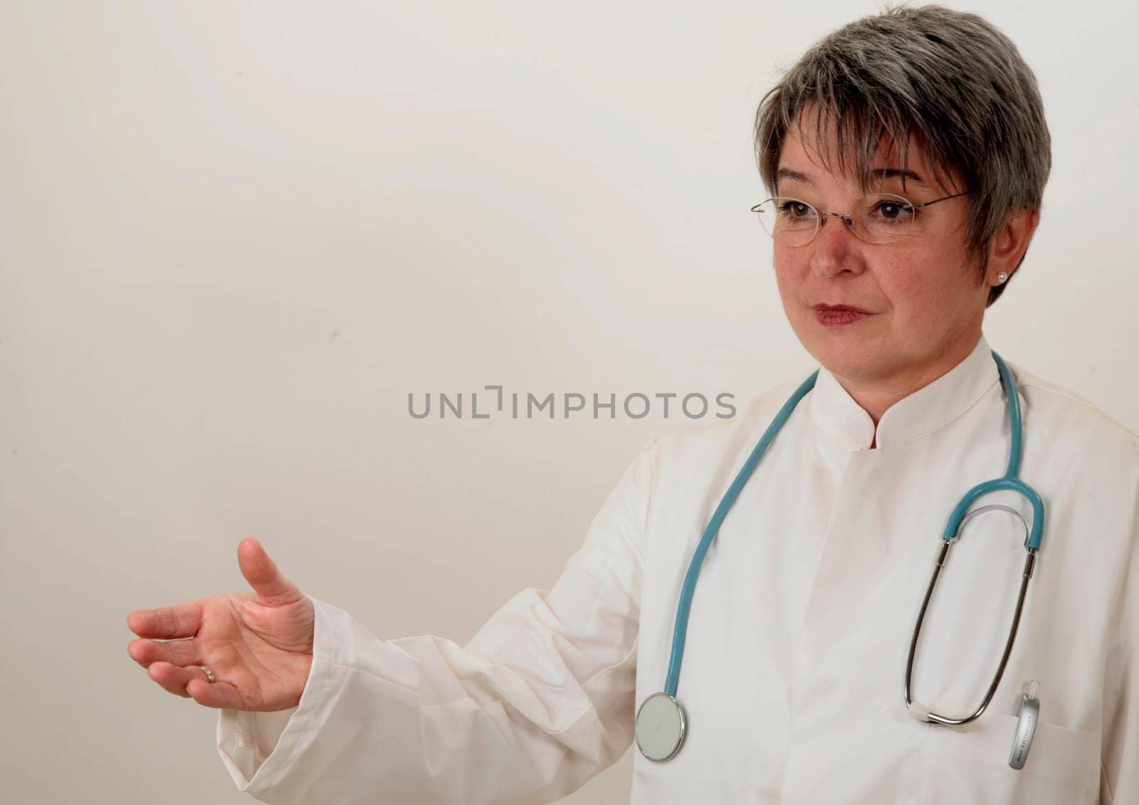 female doctor or woman doctor