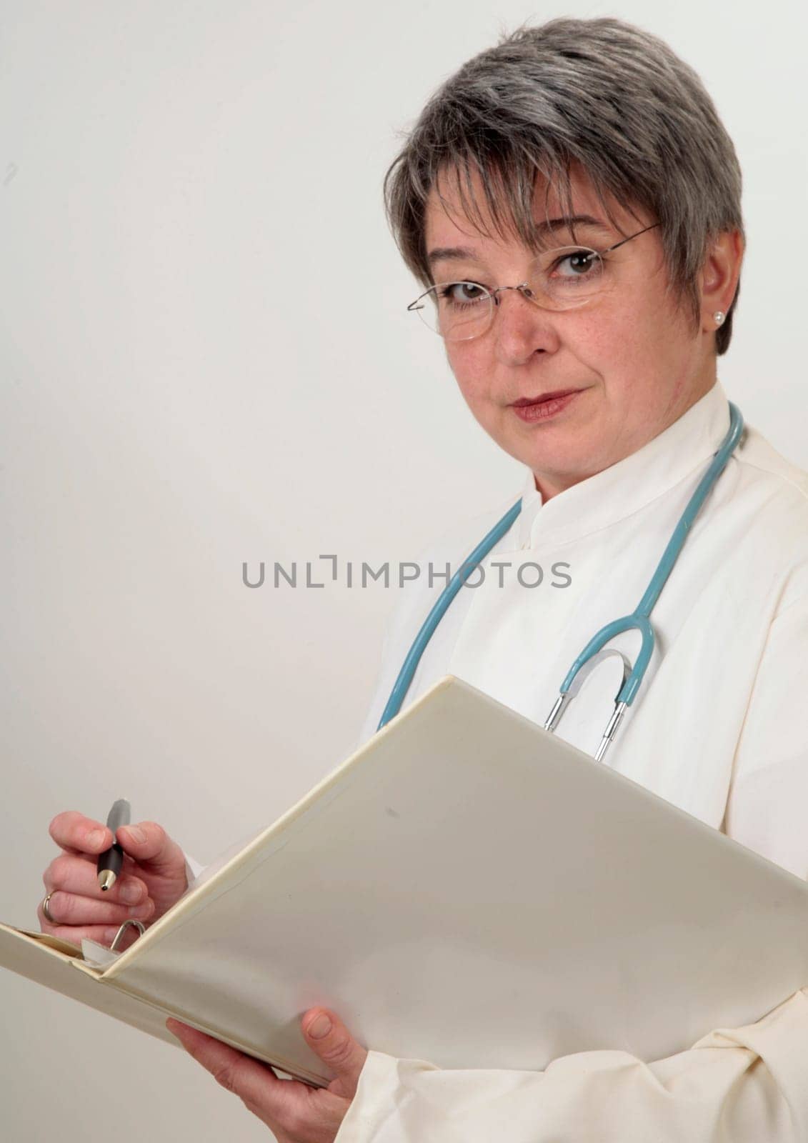 female doctor or woman doctor