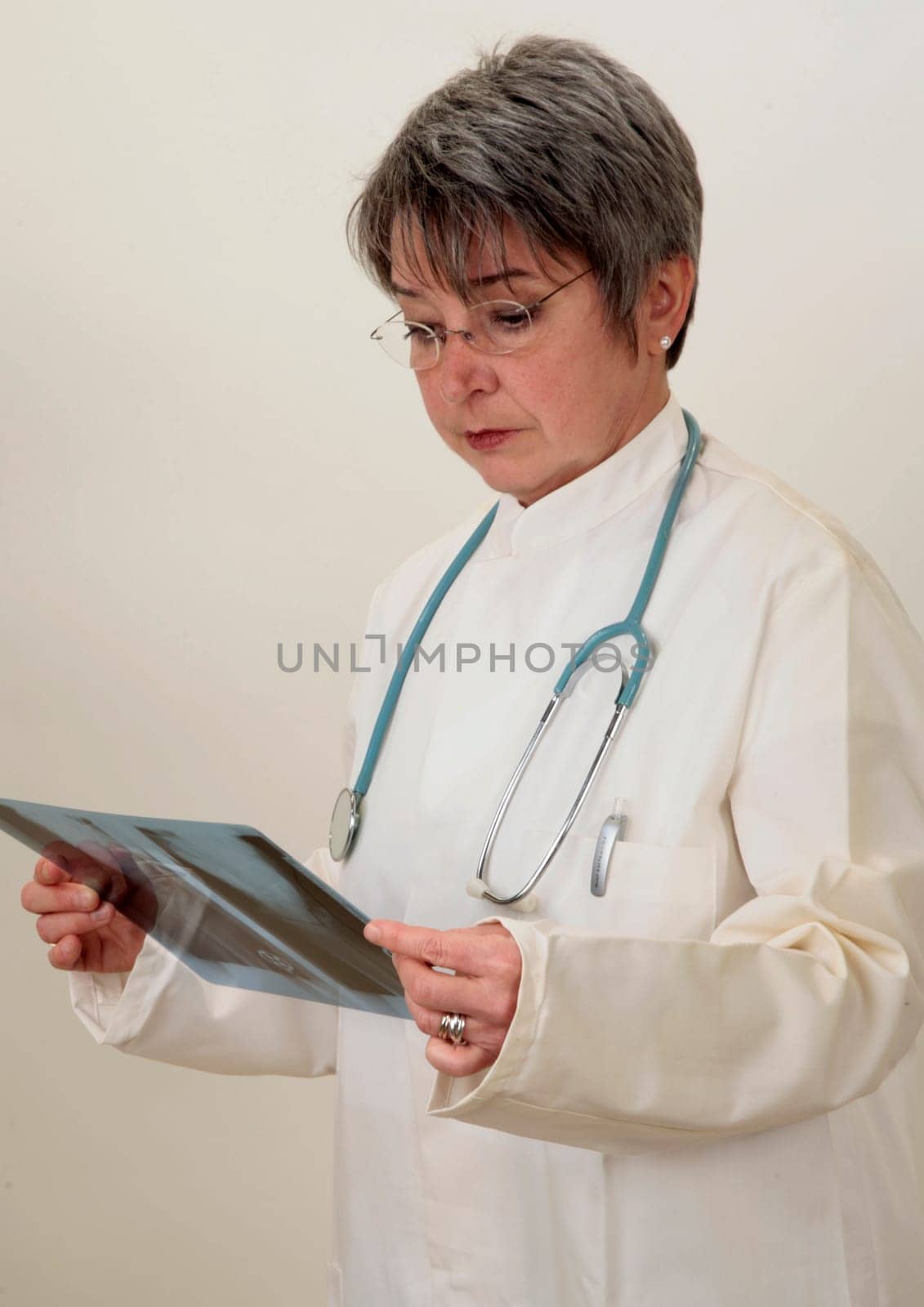 female doctor or woman doctor