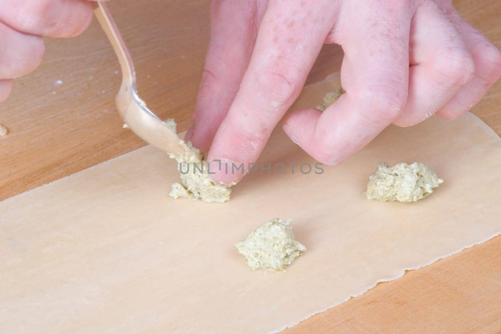 Put on the filling