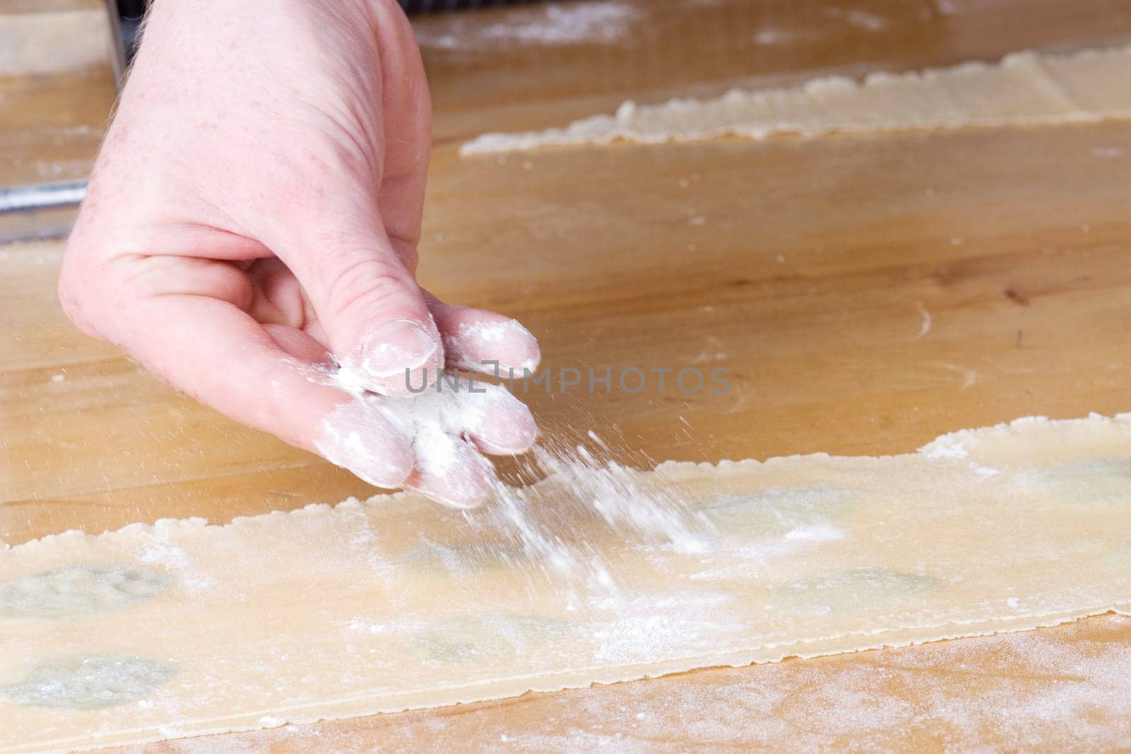 Flour shakers