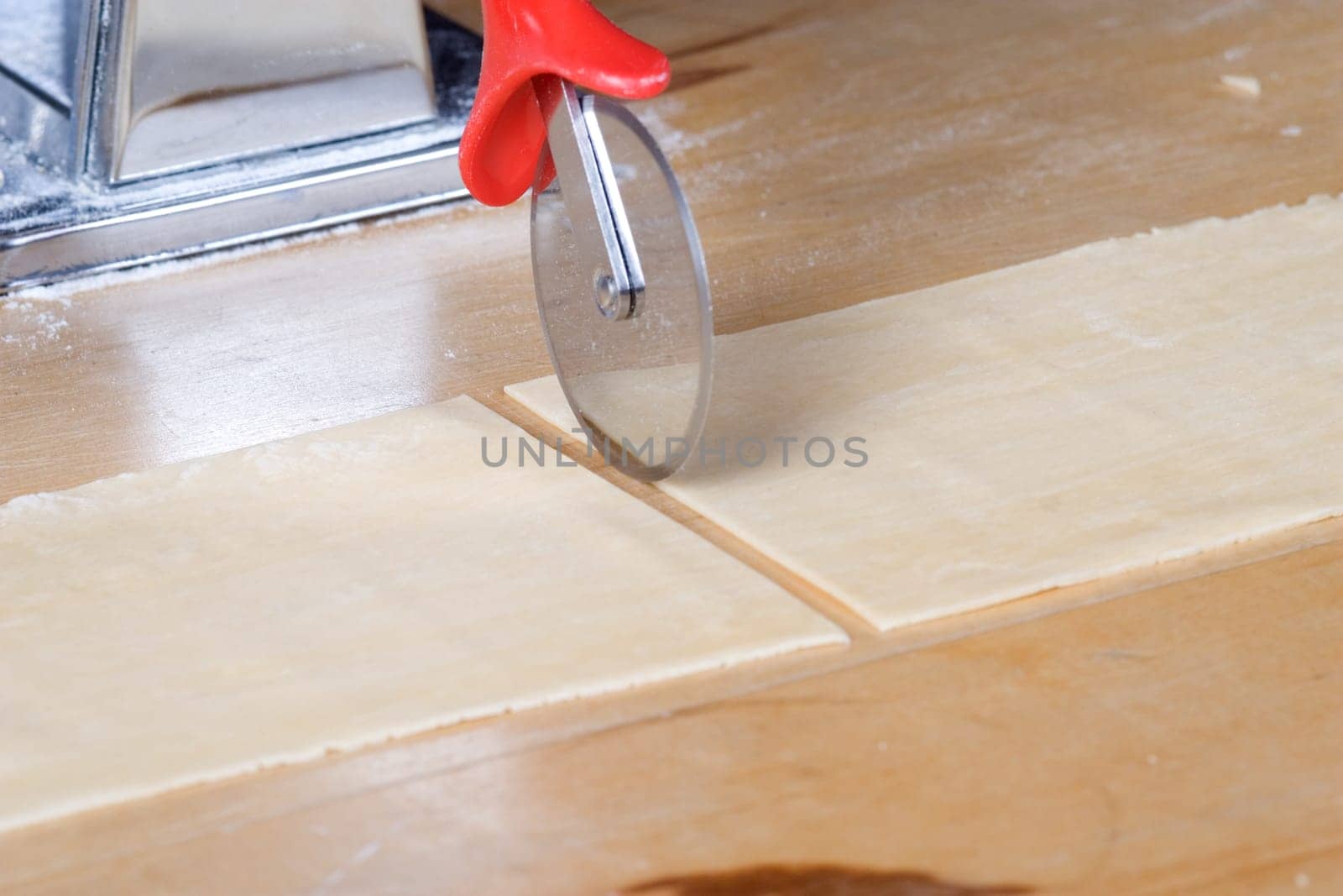 Cutting the dough