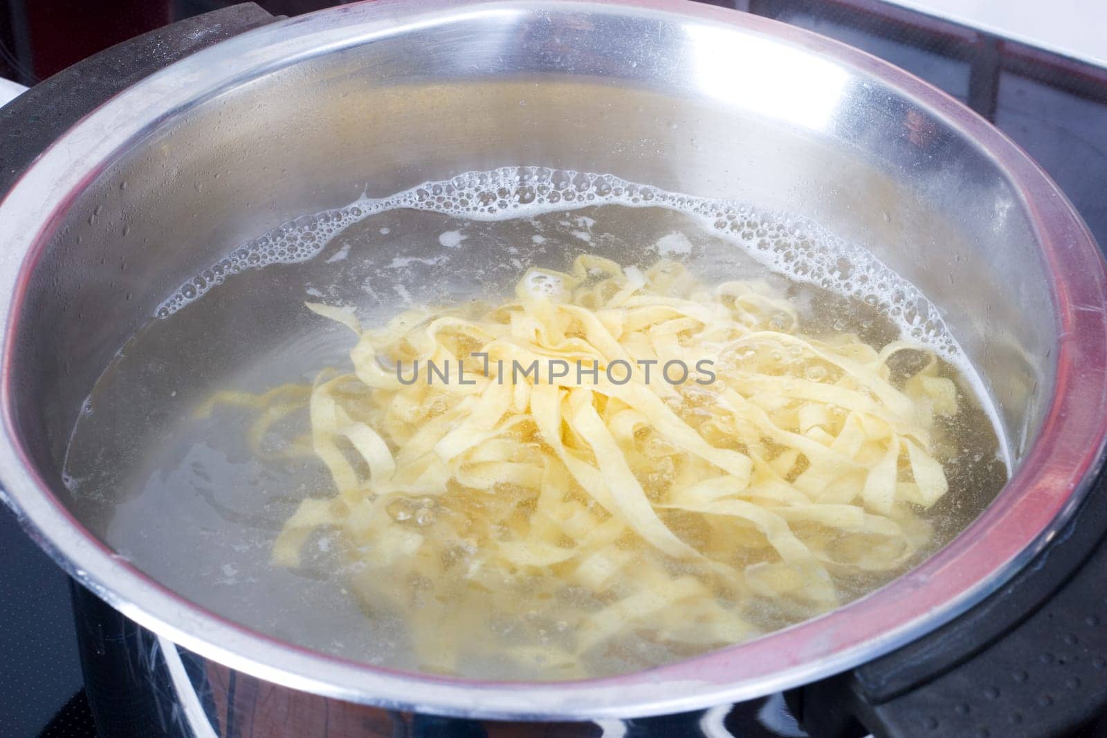 Cooking tagliatelle