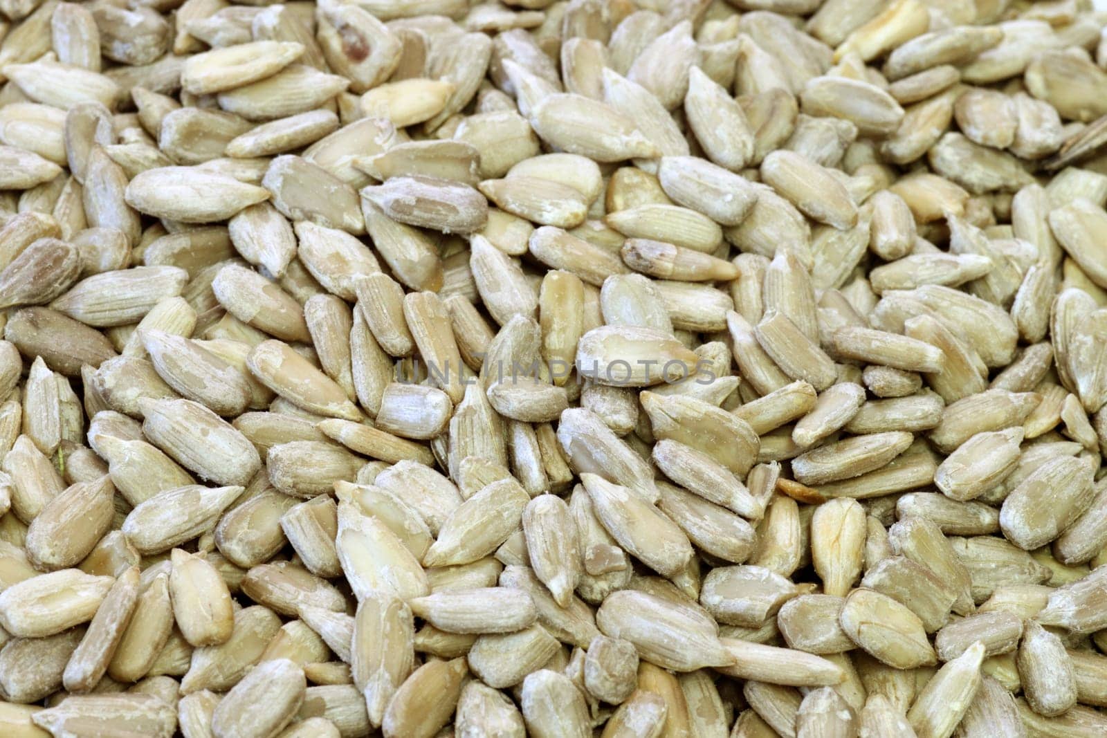Peeled sunflower seeds