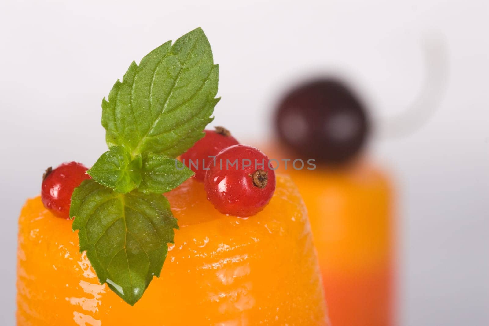 Currant on ice
