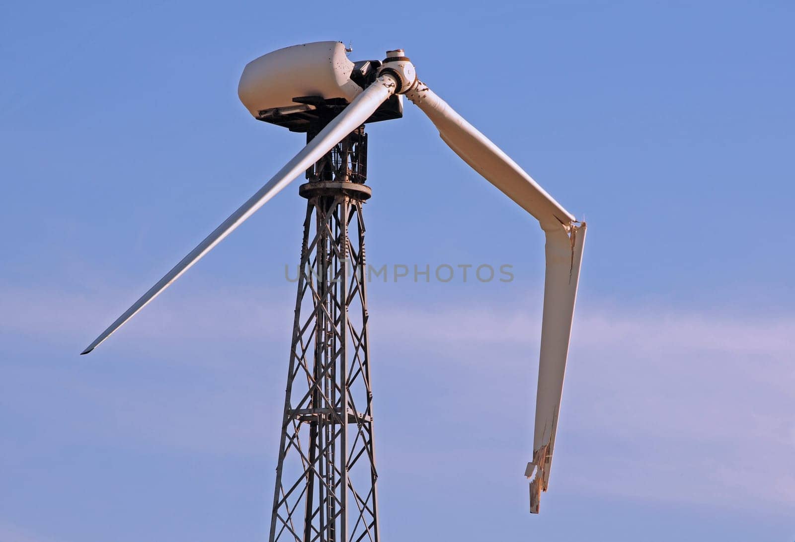 Single broken turbine