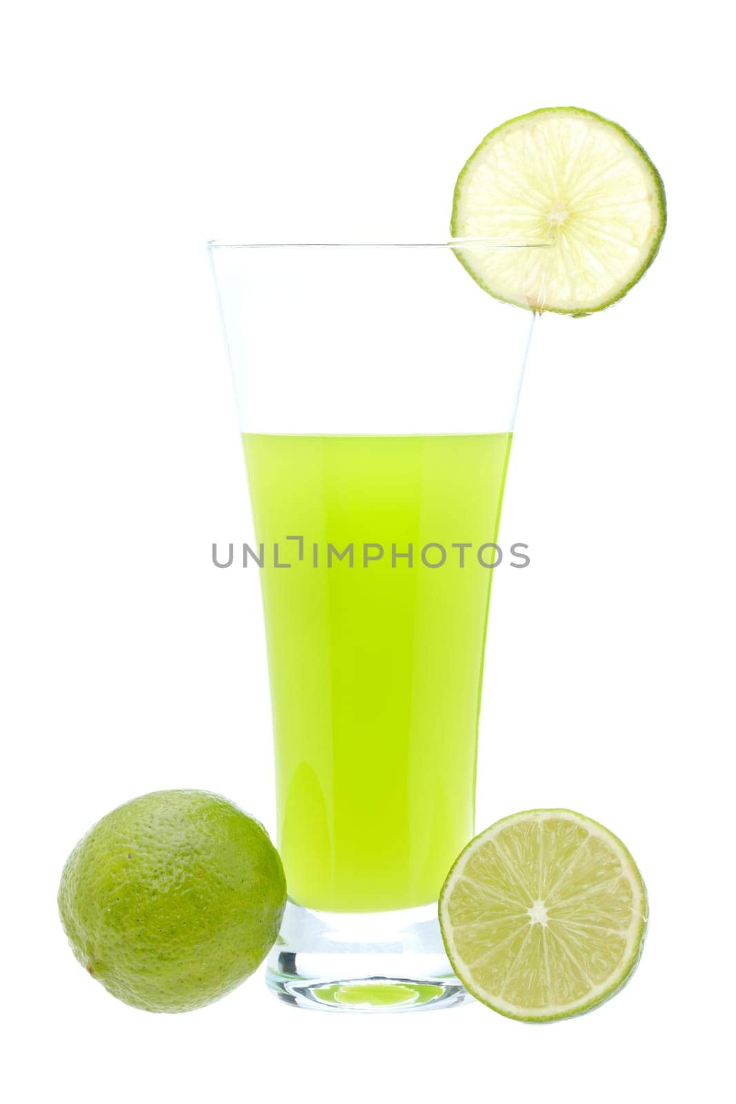 Lime juice with a slice