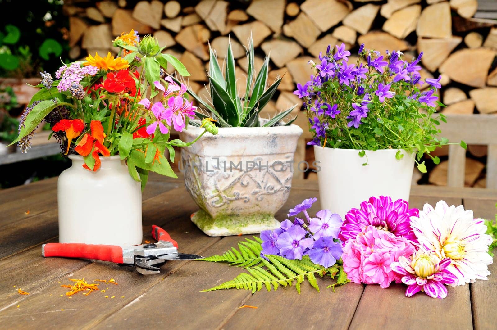 Floral Decoration Garden Table