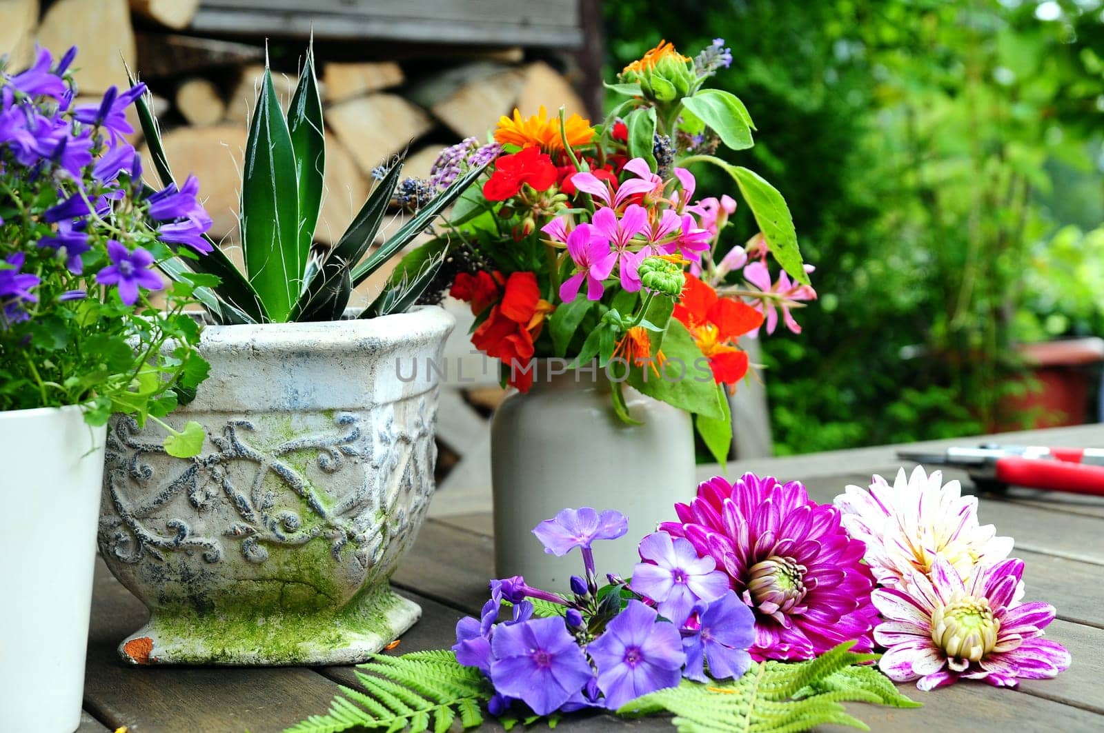 Flower Pots Decoration Garden Table