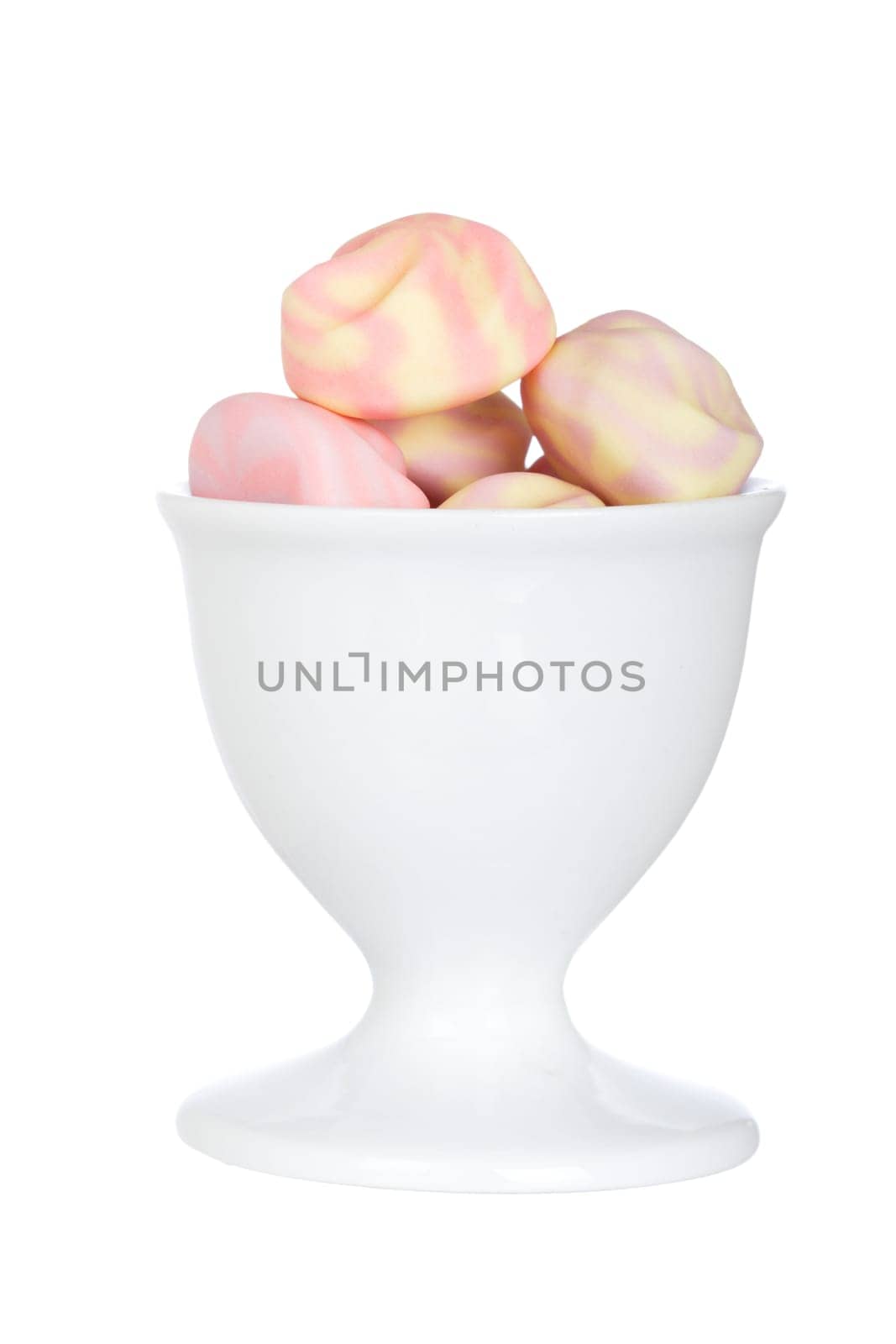 Marshmallows in the bowl