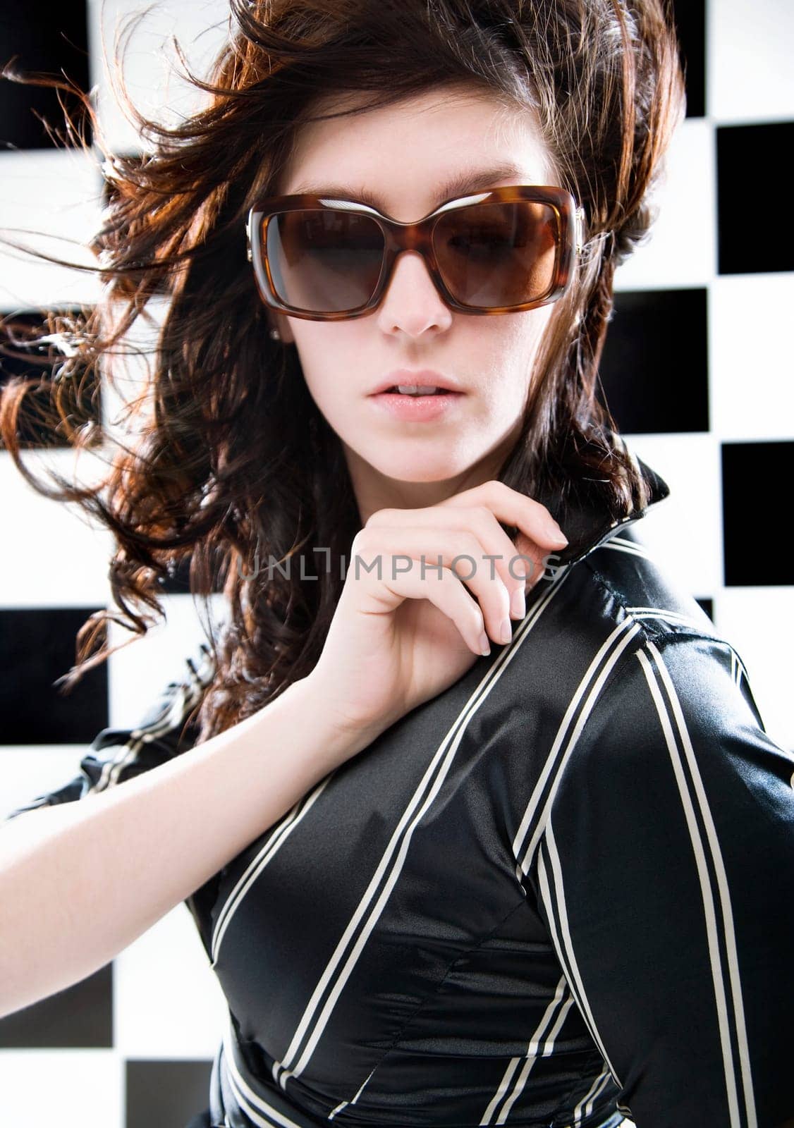 Portrait of a woman with sunglasses