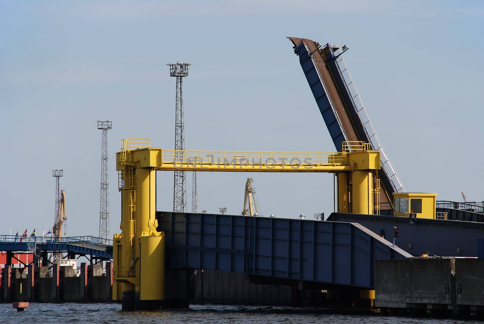 Loading platform