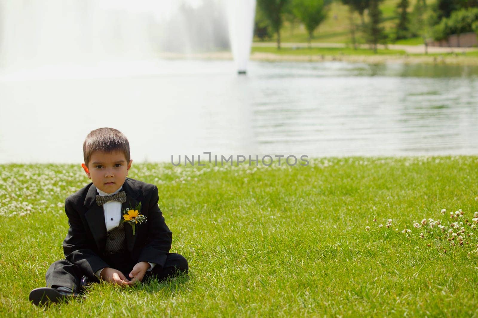 Little boy sits and waits