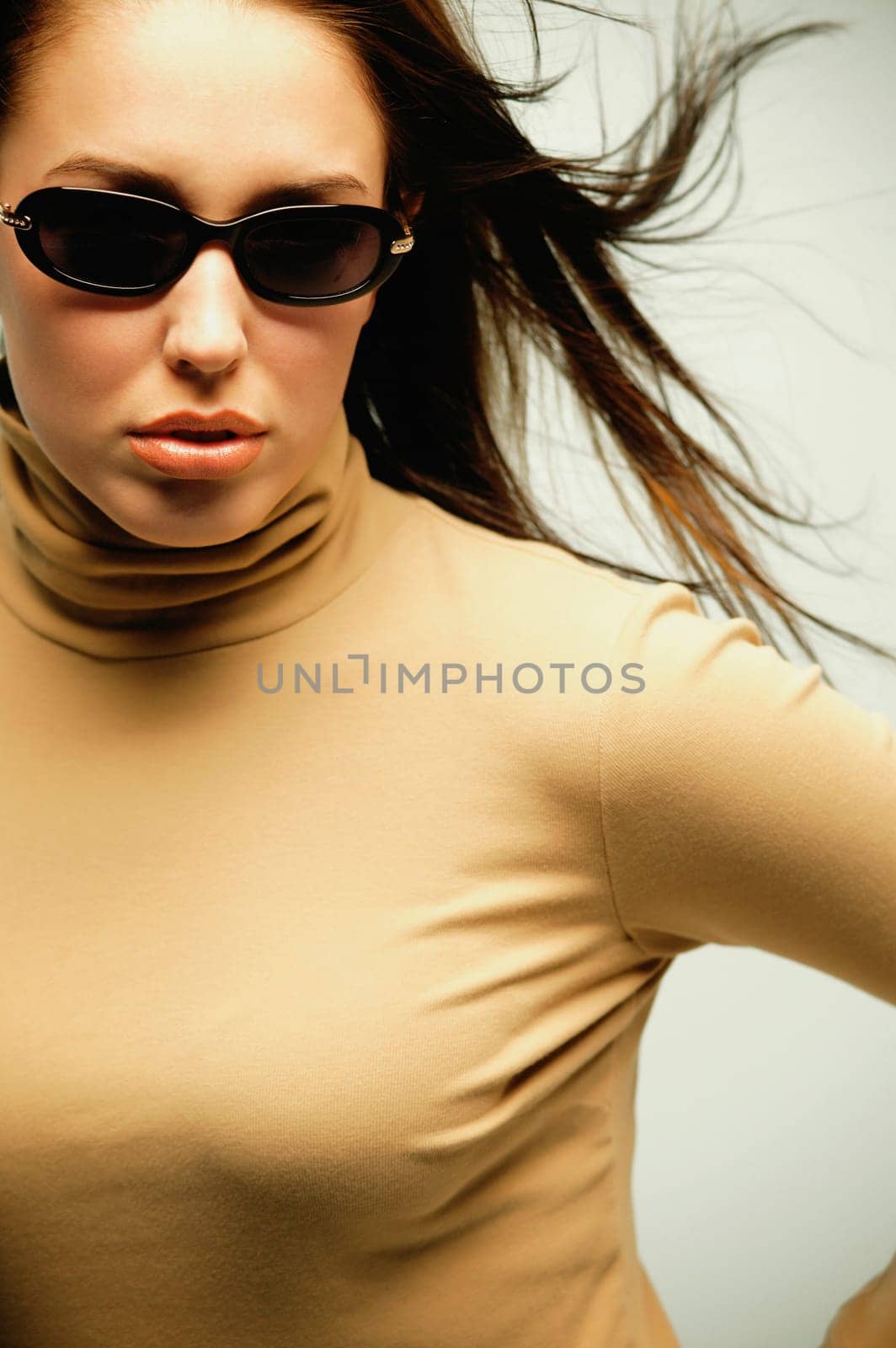 Woman with sunglasses