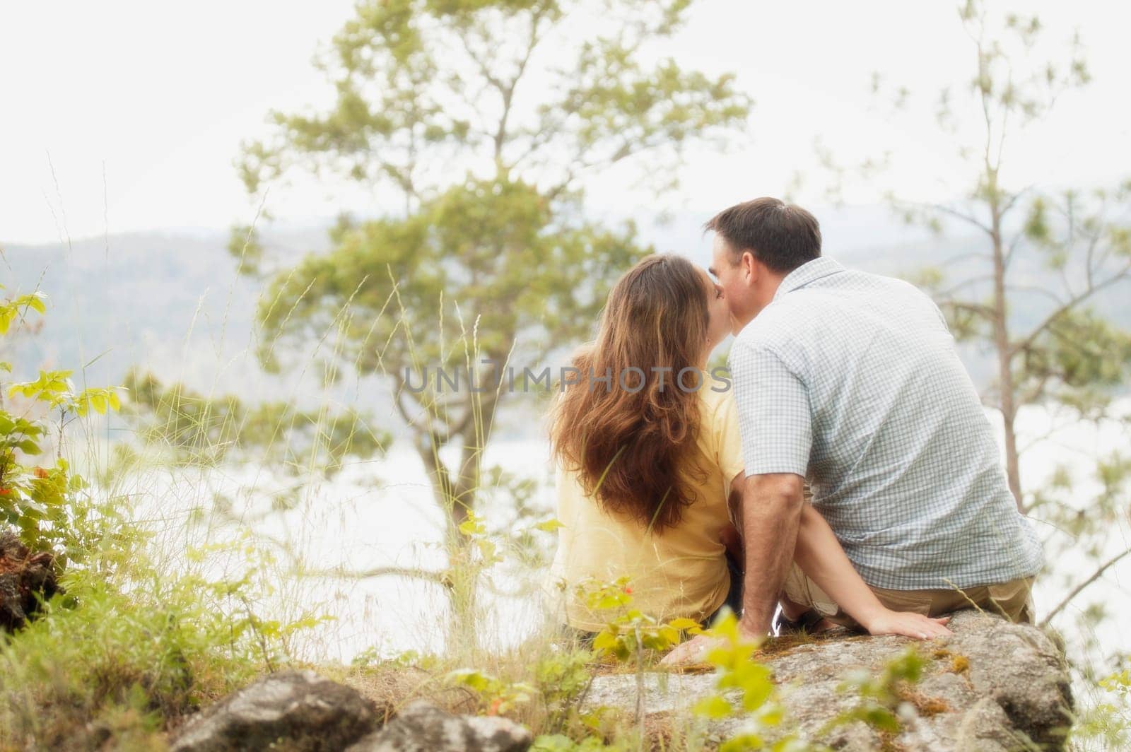 A couple kiss