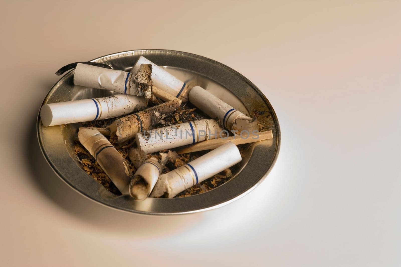 Full ashtray receptacle