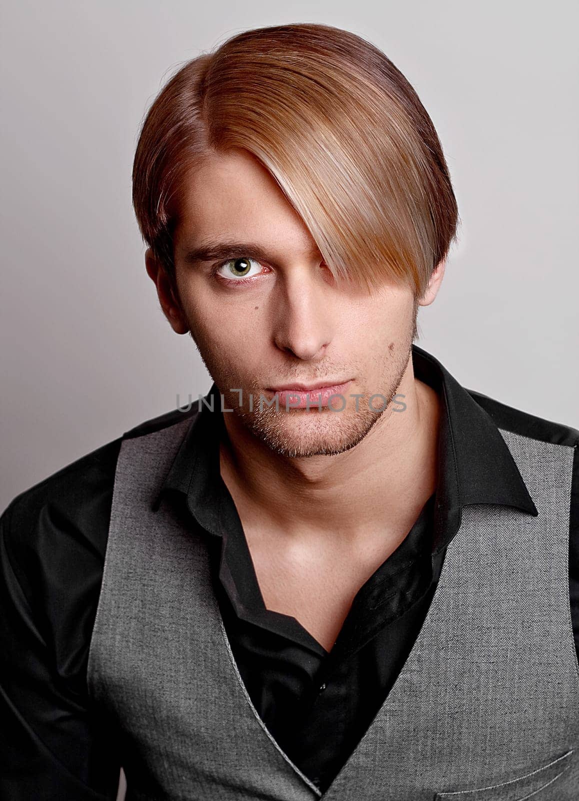 men hairstyling