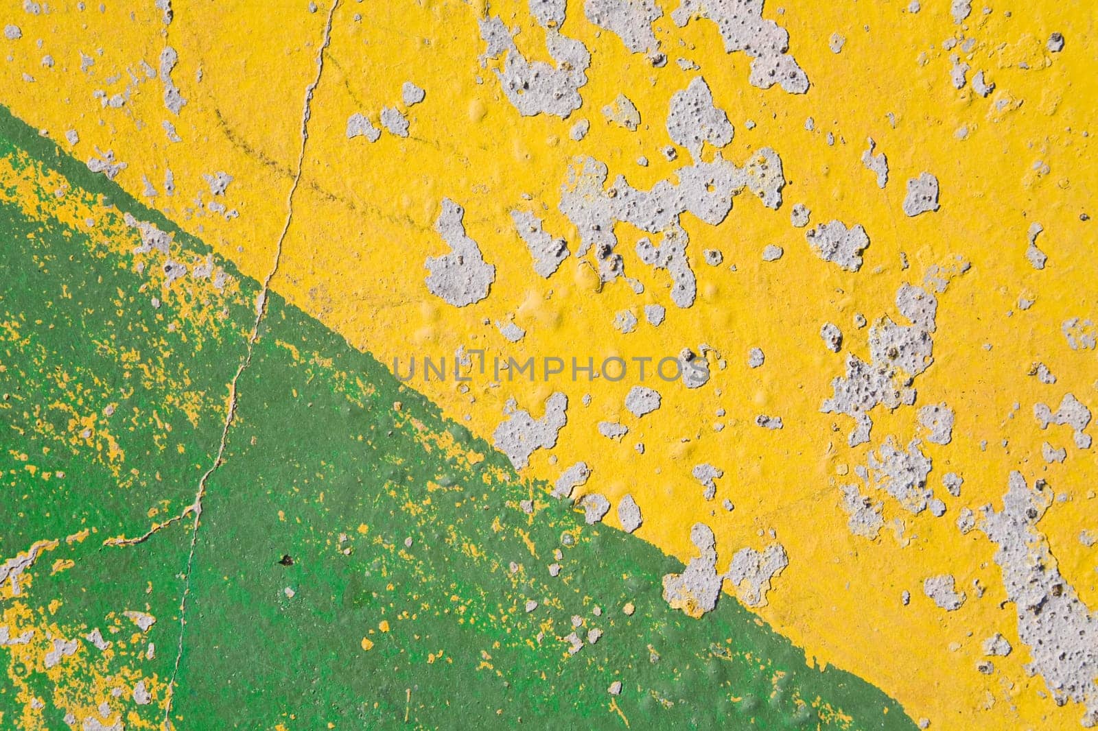 Distressed paint
