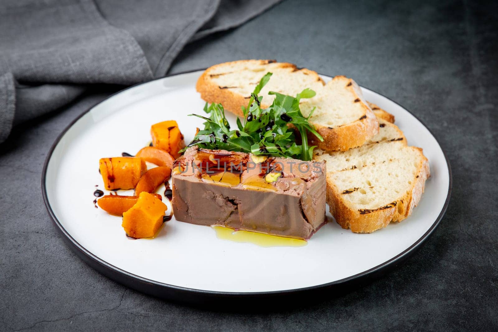 arugula with crusty bread and pate sauce