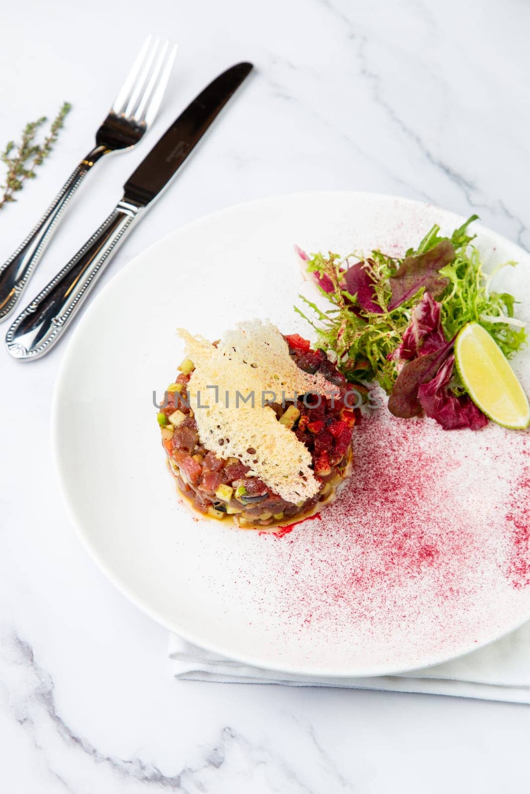 meat salad with arugula and lime