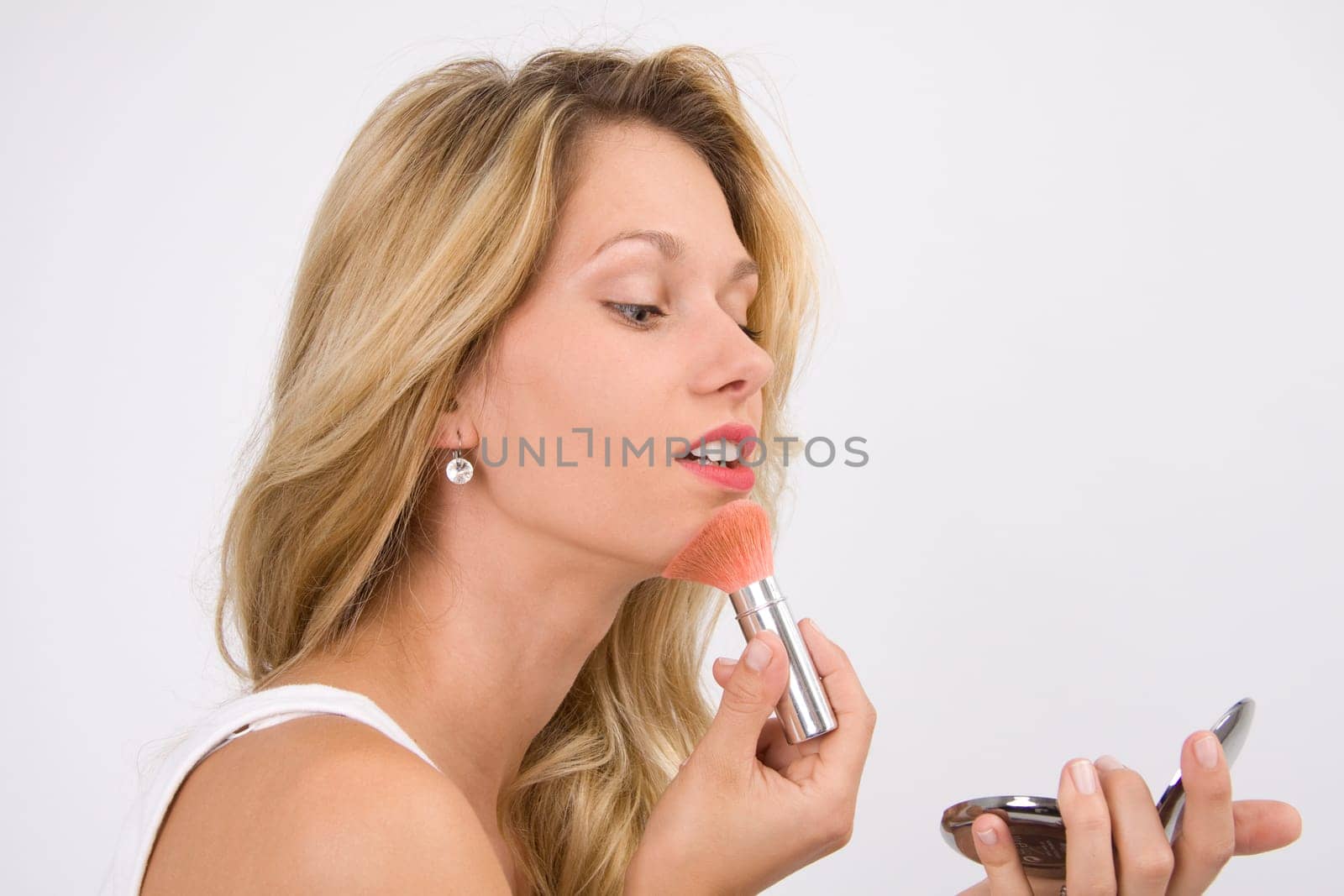 Chin blush