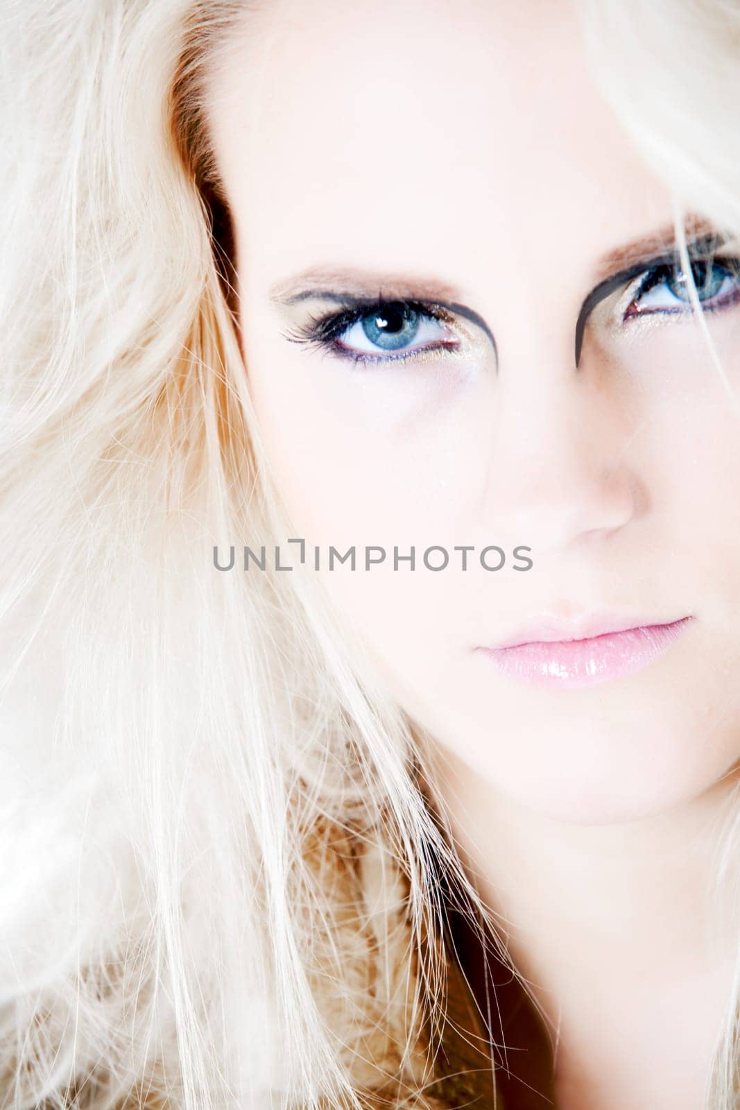 Let my blue eyes make you wild