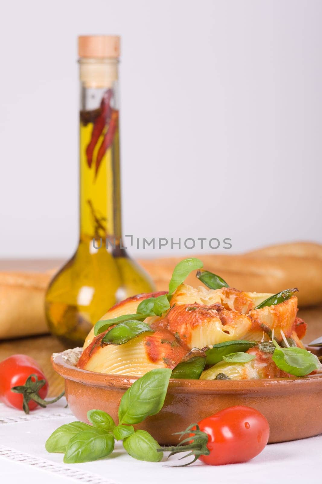 Lumaconi with oil