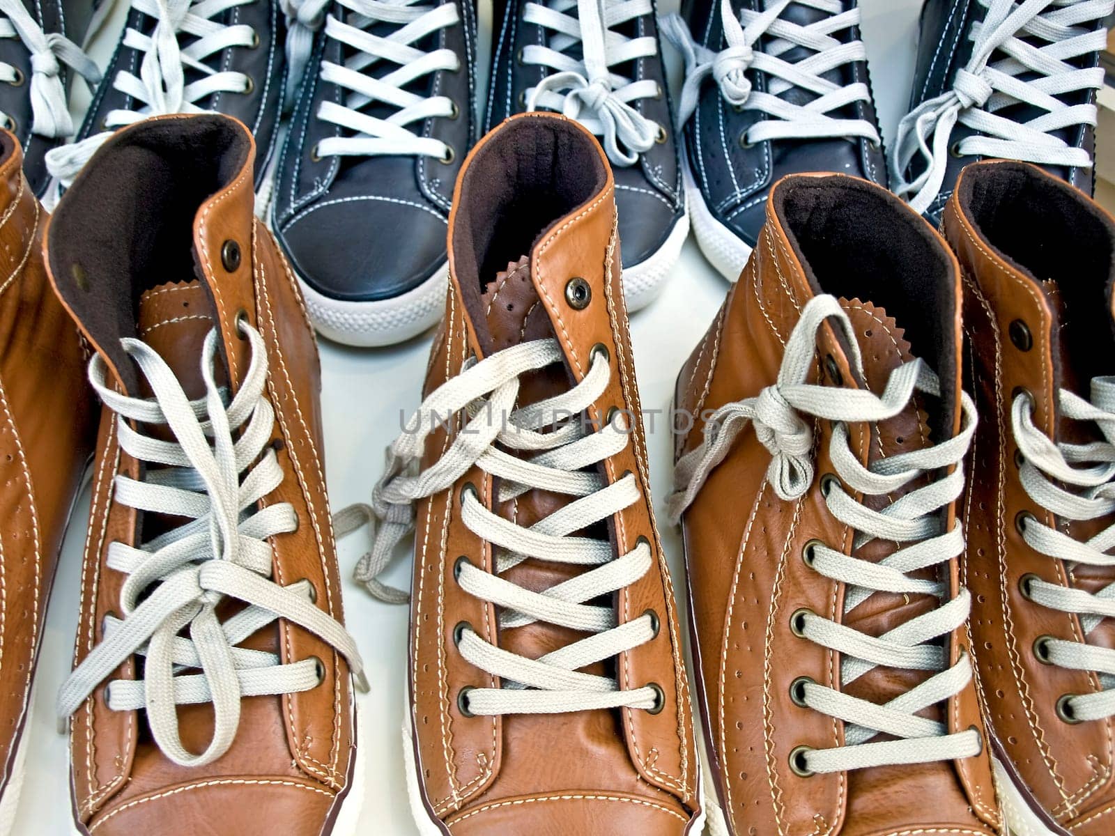 Lace-up shoes