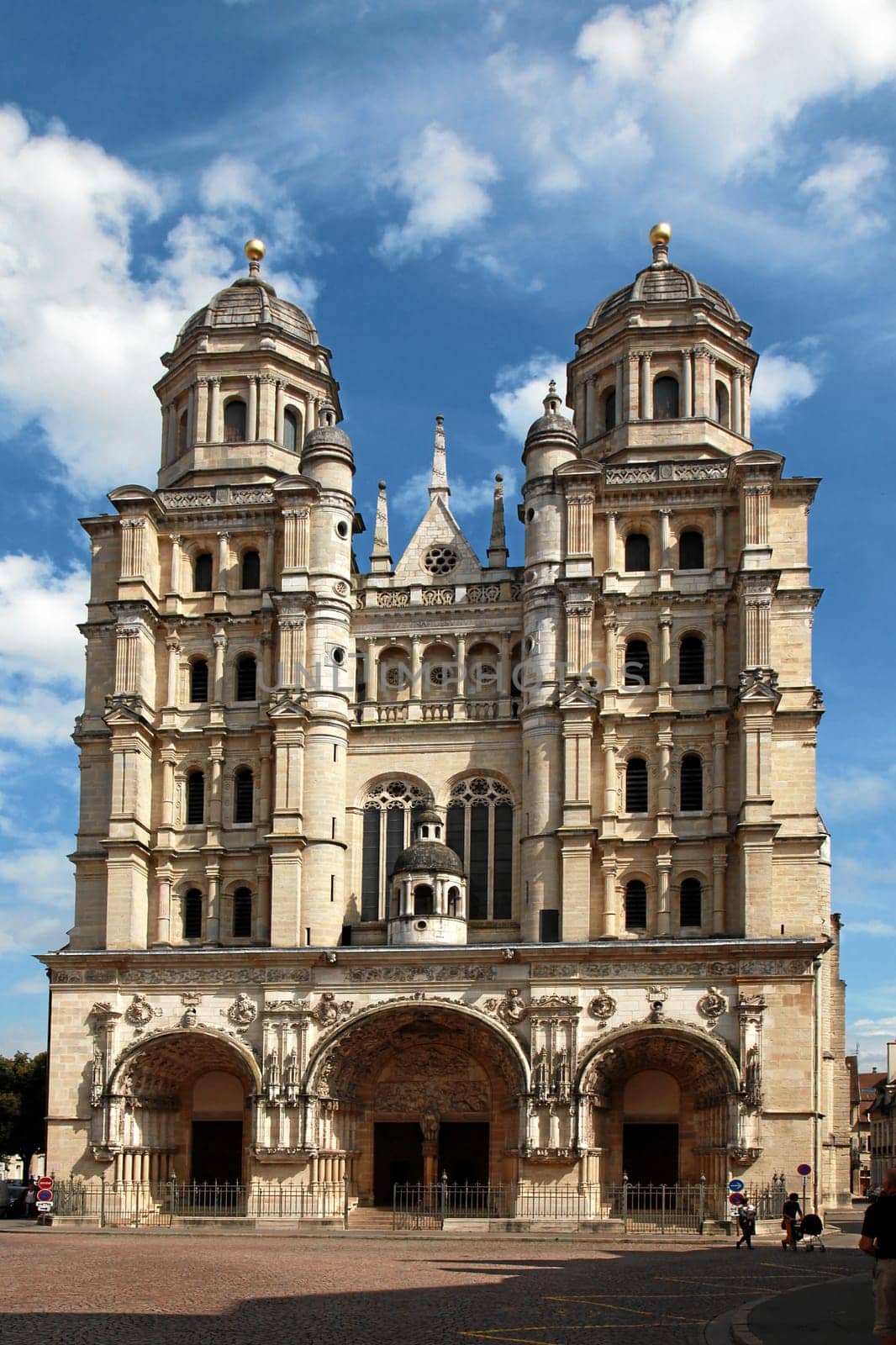 Dijon,St-Michel