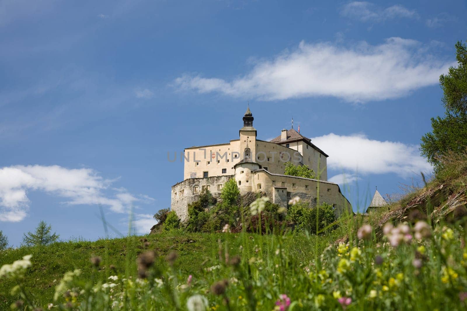 Tarasp Castle