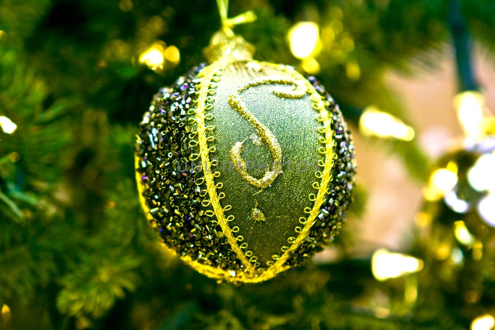 Tree toy