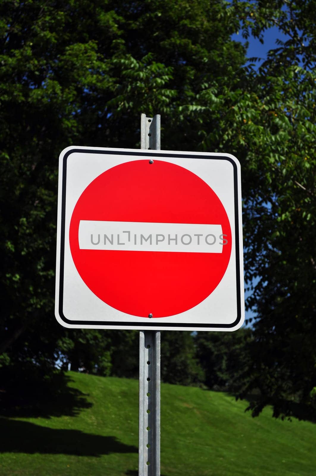 Wrong way traffic sign