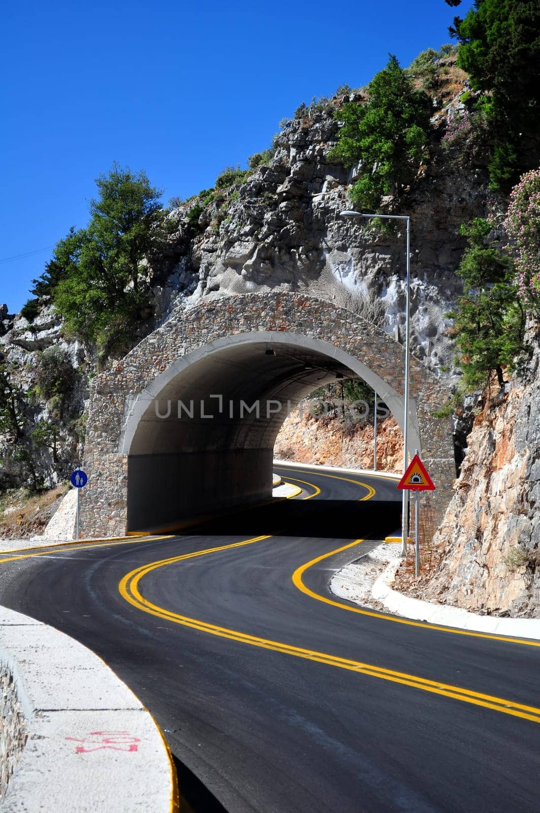 Mountain tunnel