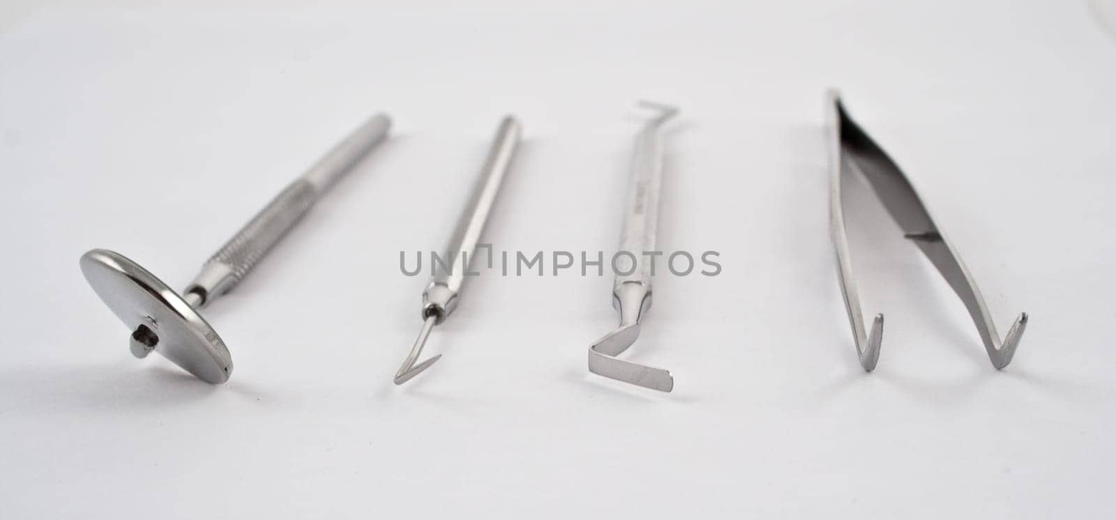 Basic dental tool set