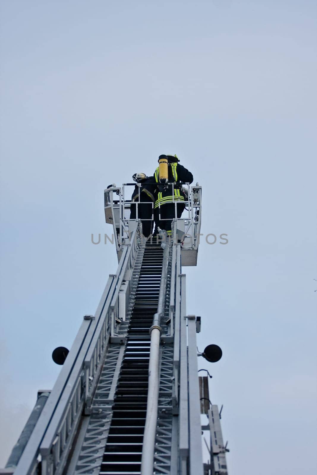 Residential building fire XV