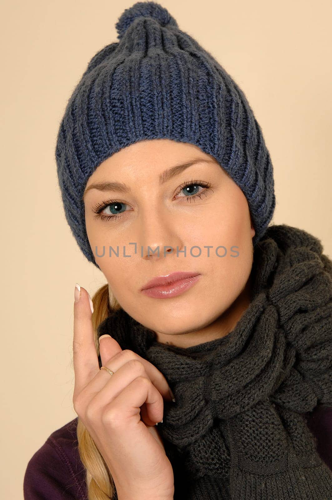 girl creming face