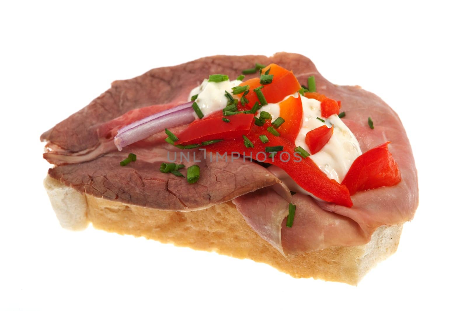 Sandwich garnished with roast beef