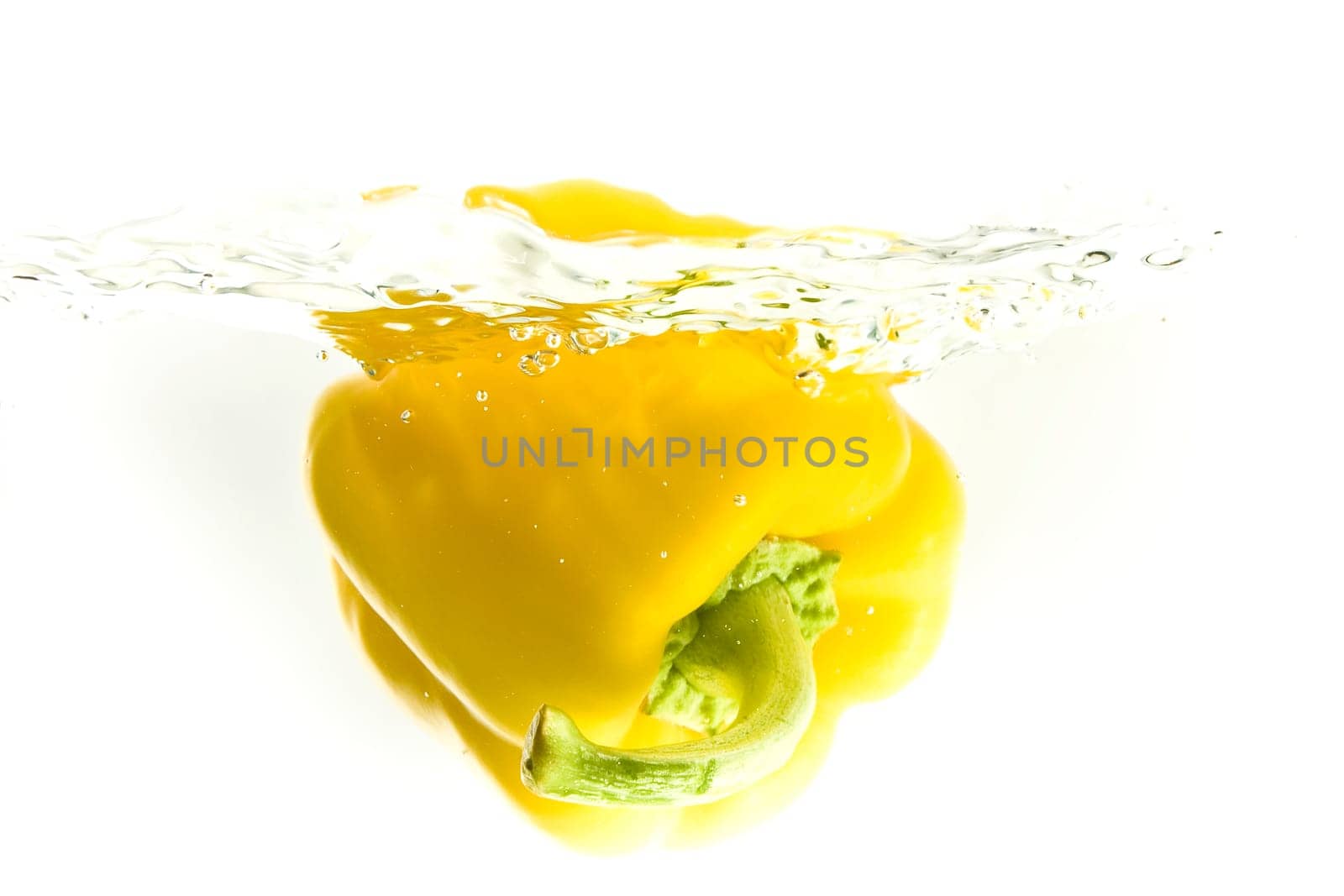 Bell pepper in water wd416