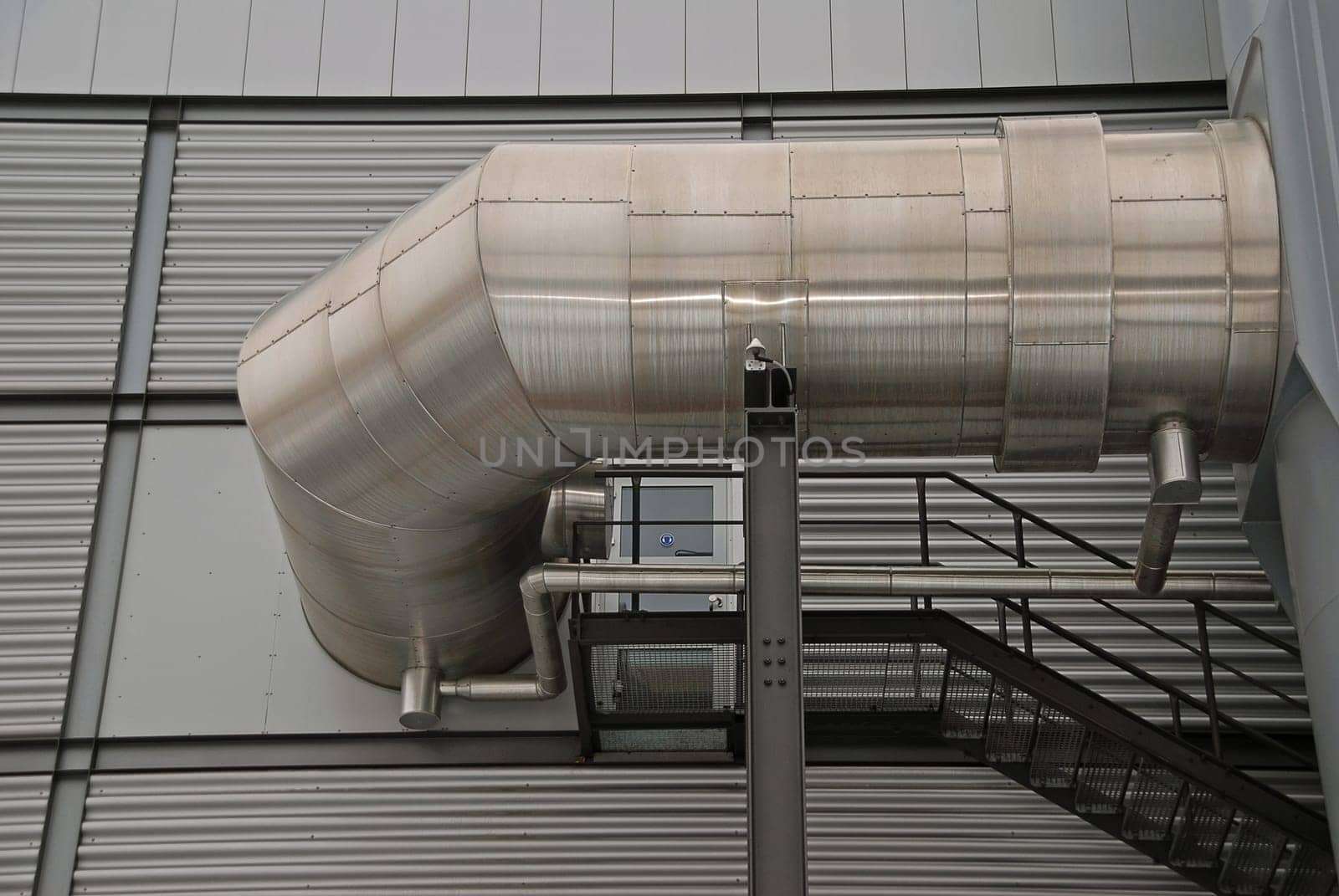 Exhaust pipe