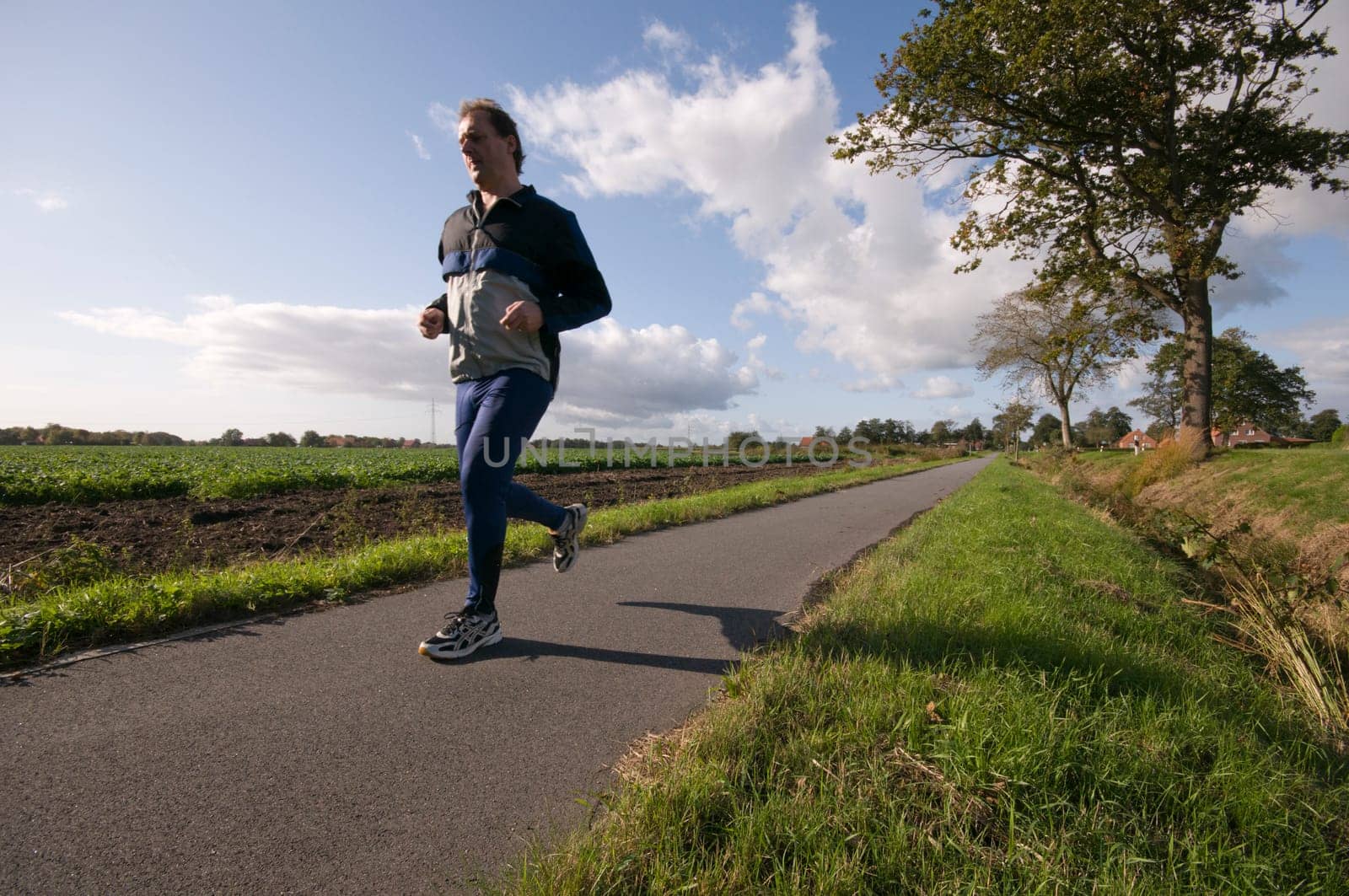 Jogger Left Side