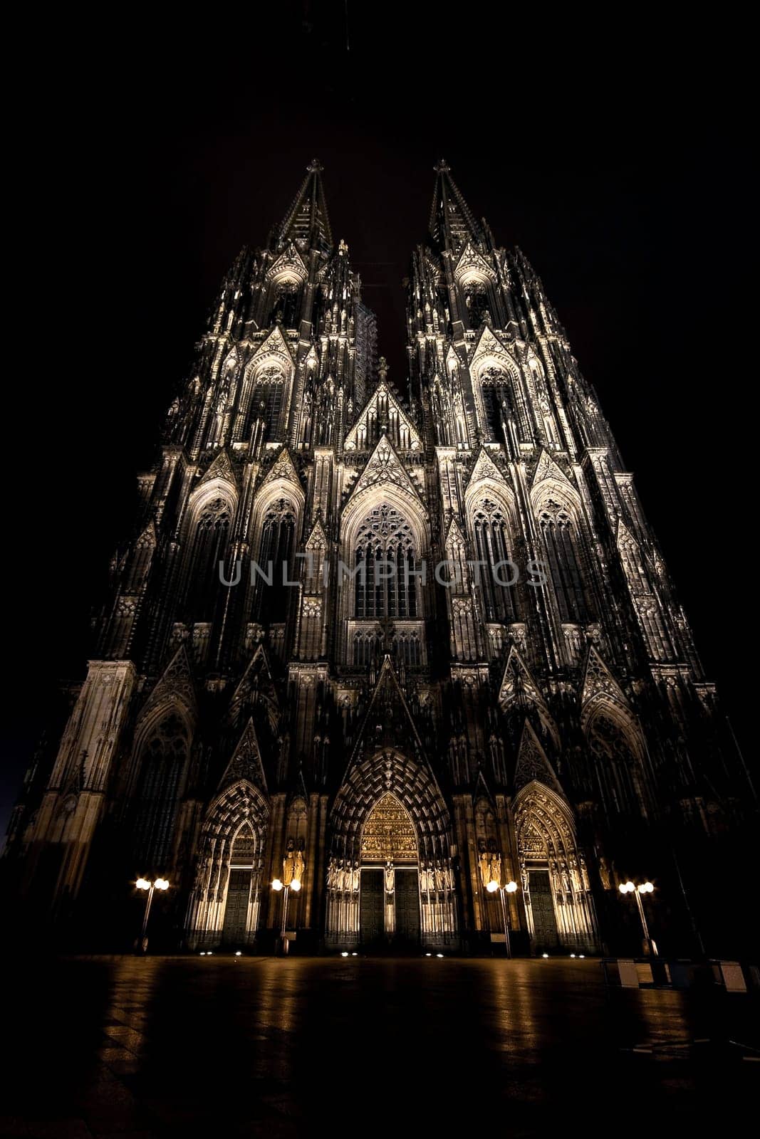 Cologne Cathedral ...