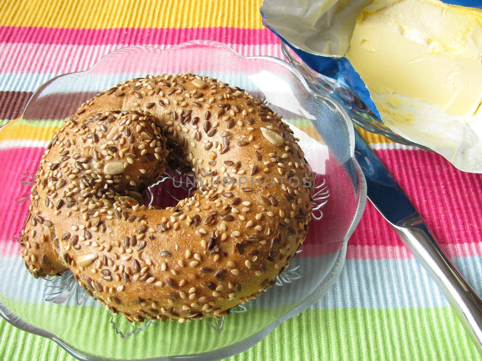 Bagel with sesame and flaxseed