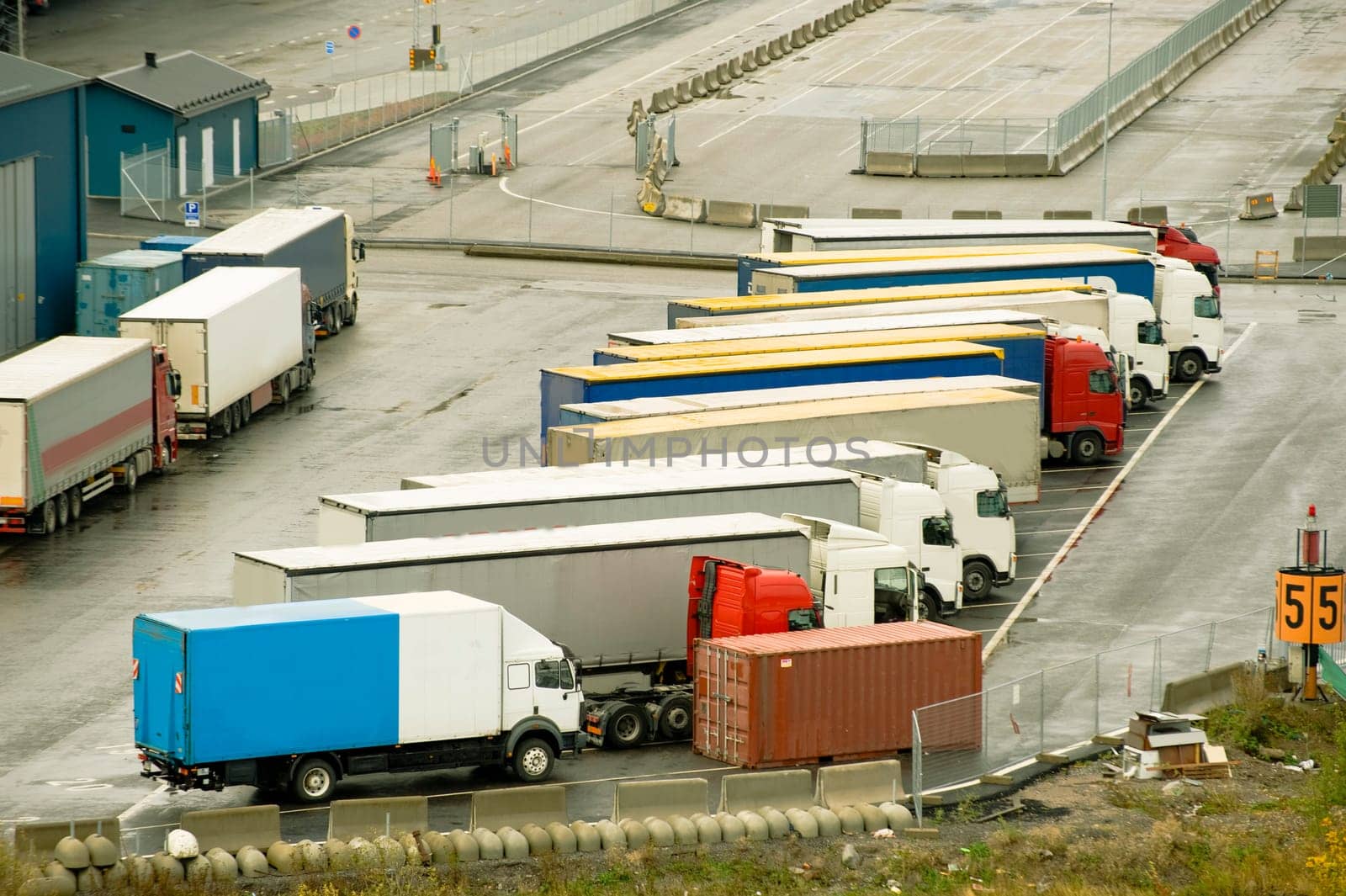 Cargo terminal