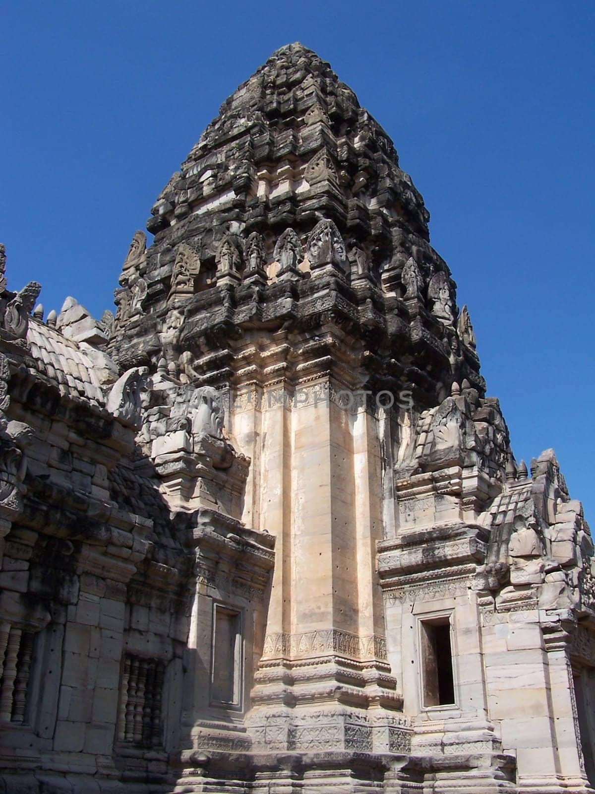 Always fascinating are the ancient buildings in Thailand